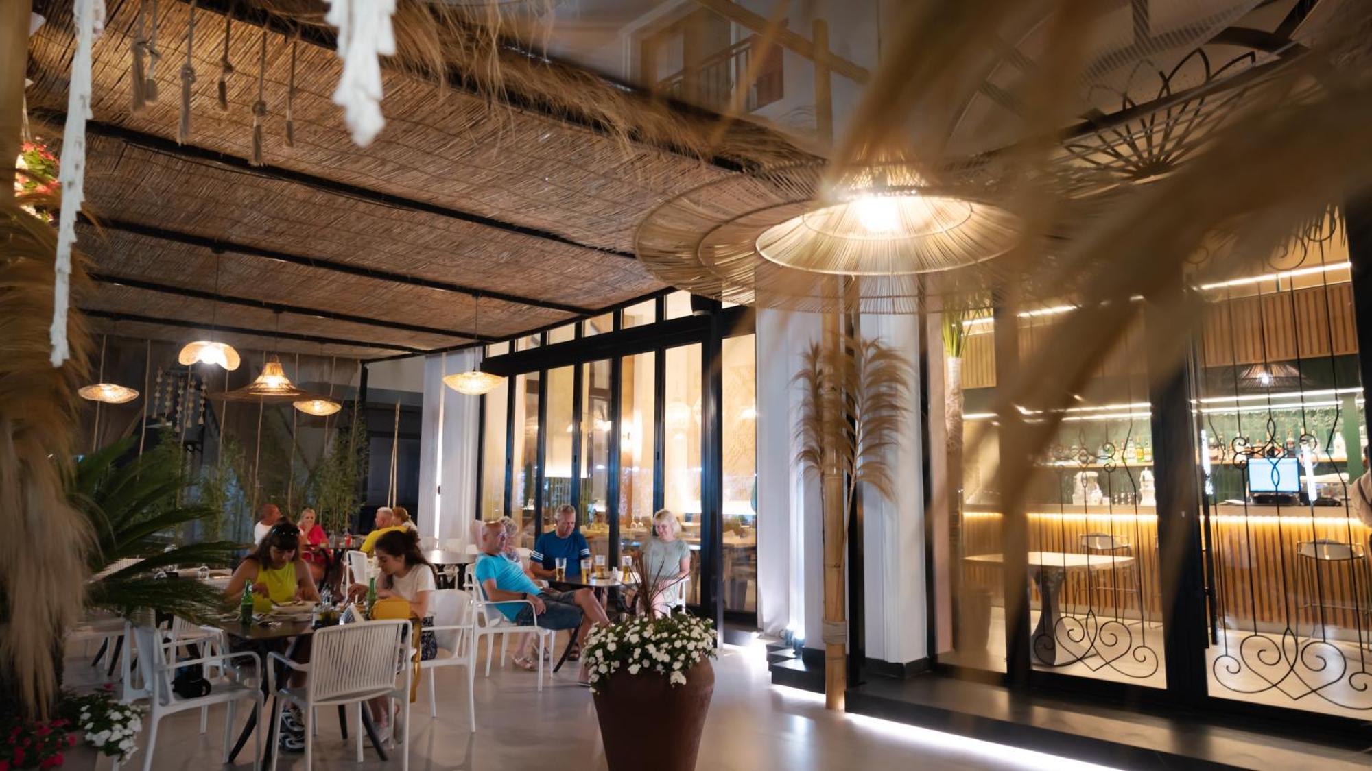 Hotel Saly Durrës Exterior foto